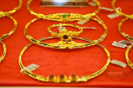 Giá vàng cao nhất mọi thời đại: Giới đầu cơ mua vào hay bán ra lúc này?