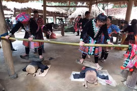 Xa Sin Suối Hồ, nhớ những đôi chân thông vải