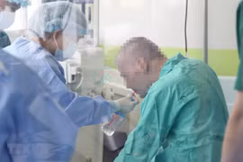 Nam phi công người Anh đã khỏi bệnh, dự kiến về nước vào ngày 12-7