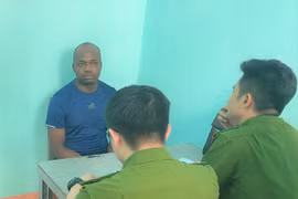 Người phụ nữ nhẹ dạ cả tin bị "ông Tây" quen qua Facebook hứa tặng tiền vàng rồi lừa gần 1 tỉ đồng