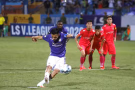 Văn Quyết đá hỏng phạt đền, Hà Nội bại trận trước Sài Gòn FC