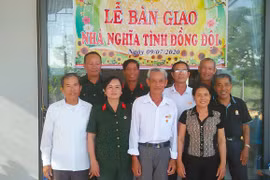 Những ngôi nhà ấm áp nghĩa tình đồng đội