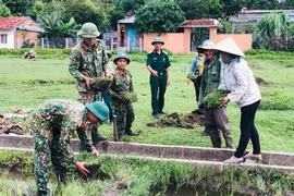 "Hành quân" về vùng khó Đak Jơ Ta