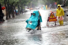 NÓNG: Áp thấp tiến rất nhanh vào biển Đông, Ban Chỉ đạo phòng chống thiên tai ra công điện khẩn