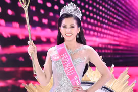 Tiểu Vy và các Hoa hậu Việt Nam đăng quang năm 18 tuổi giờ ra sao?