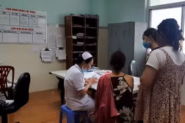 Sau tiệc cưới và tân gia, hàng chục người nhập viện cấp cứu