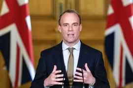 Anh ra đòn tiếp với Trung Quốc về Hồng Kông