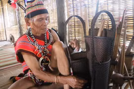 Nét đẹp gùi nam