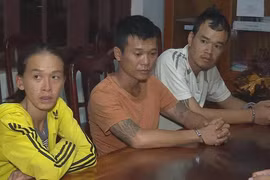 Gái bán dâm cướp giật điện thoại của người bị tai nạn giao thông