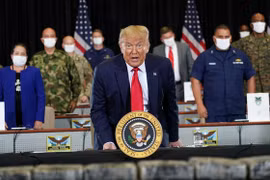 Tổng thống Trump phát biểu trên Không lực 1: Quan hệ Mỹ-Trung 'tổn hại nghiêm trọng'