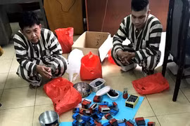 Đường dây 'khủng' làm đủ loại bằng với hàng ngàn con dấu giả ở Gò Vấp