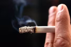 Thuốc lá và thực phẩm giàu a xít làm tăng nguy cơ tái phát ung thư vú