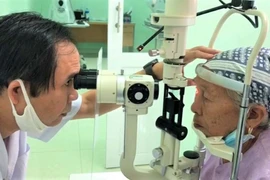 Gia Lai: Gần 500 người được khám, phẫu thuật mắt miễn phí