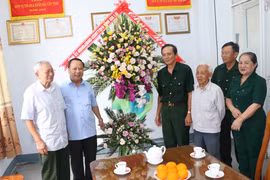 Phó Bí thư Thường trực Tỉnh ủy Châu Ngọc Tuấn thăm, chúc mừng Hội Cựu TNXP tỉnh