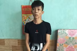 Nhóm nam nữ phê ma túy trong phòng trọ, có cả nhiều đồ chơi tình dục