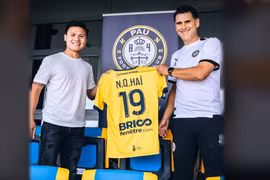 Quang Hải vượt qua bài kiểm tra y tế, mang áo số 19 tại Pau FC