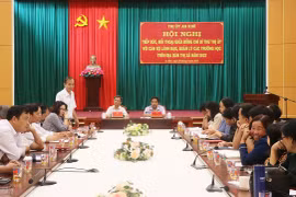 Bí thư Thị ủy An Khê đối thoại với cán bộ quản lý ngành Giáo dục