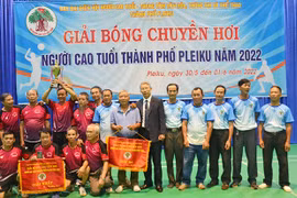 Phường Yên Thế giành giải nhất Giải bóng chuyền hơi người cao tuổi