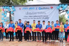 Bàn giao 2 công trình giếng nước sạch cho người dân làng A Mơng và Ar Quát