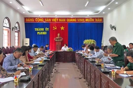 Thường trực Thành ủy Pleiku làm việc với các hội quần chúng trên địa bàn