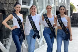 Đoàn Hồng Trang giữa dàn thí sinh dự thi Miss Global 2022