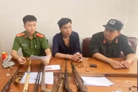 Bắt đối tượng buôn bán ma túy đặc biệt nguy hiểm, thu 8 khẩu súng