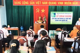 Gia Lai: 20 người khiếm thị tham gia học chữ Braille