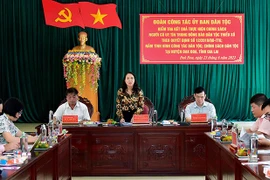 Thứ trưởng, Phó Chủ nhiệm Ủy ban Dân tộc Hoàng Thị Hạnh làm việc tại Đak Đoa