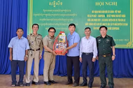 Ngày hội của người dân hai bên biên giới