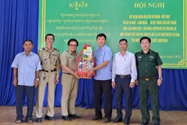 Ngày hội của người dân hai bên biên giới