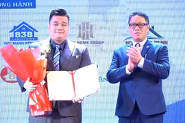 Công bố và trao quyết định bổ nhiệm Trưởng Văn phòng đại diện Bản tin Thị trường Việt Nam tại tỉnh Đồng Nai