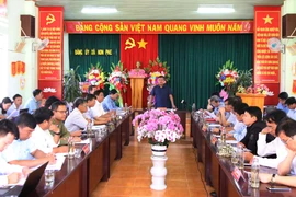 Bí thư Tỉnh ủy Hồ Văn Niên làm việc với hệ thống chính trị xã Kon Pne