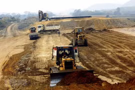 Bão giá vật liệu, thời tiết 'càn quét' tiến độ cao tốc Bắc-Nam