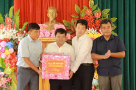 Bí thư Tỉnh ủy Hồ Văn Niên: Xã Kon Pne và Đak Rong phải quyết tâm giảm nghèo bền vững