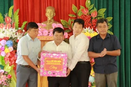 Bí thư Tỉnh ủy Hồ Văn Niên: Xã Kon Pne và Đak Rong phải quyết tâm giảm nghèo bền vững