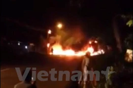 Tai nạn thảm khốc khiến 2 ô tô bốc cháy dữ dội, ít nhất 2 người chết