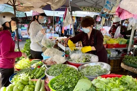 Giá hải sản và rau xanh ở Pleiku tăng cao