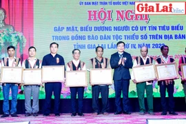 Gặp mặt, biểu dương 350 người có uy tín tiêu biểu