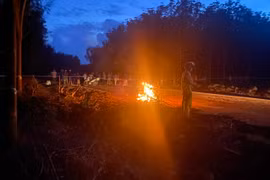 Án mạng Bình Phước: Truy tìm hung thủ đập phá ô tô, dùng cuốc đánh chết người