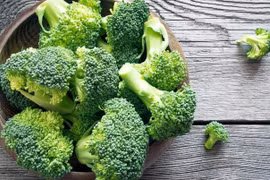 Loại rau là giàu canxi, tốt hơn cả sữa, nhưng một số người tuyệt đối không nên ăn