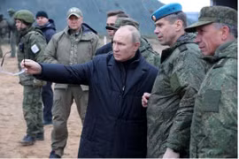 Nga tăng cường sản xuất vũ khí, Ukraine cảnh báo 'trận chiến khốc liệt nhất' sẽ diễn ra ở Kherson