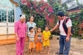 Già làng tích cực tham gia khuyến học, khuyến tài