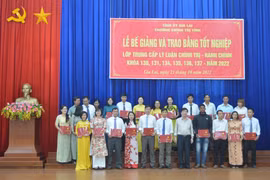 Gia Lai trao bằng tốt nghiệp Trung cấp Lý luận Chính trị-Hành chính cho 199 học viên