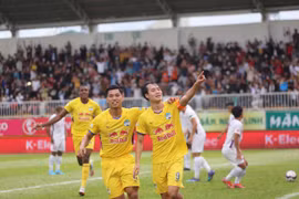 Vòng 21 V.League: Khởi động cuộc đua trụ hạng