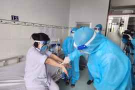 Bệnh nhân mắc bệnh đậu mùa khỉ đầu tiên tại Việt Nam được xuất viện