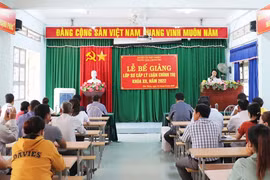 Phú Thiện bế giảng lớp sơ cấp lý luận chính trị