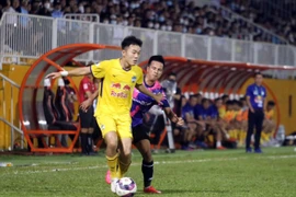 Xuân Trường trở lại tập luyện trước trận cầu với TP. Hồ Chí Minh