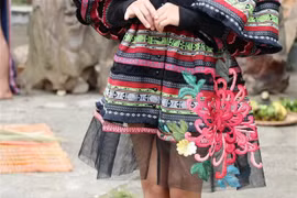 Biểu diễn áo dài và thời trang thổ cẩm Tây Nguyên tại Kon Tum