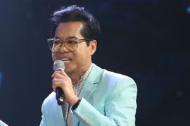 Ngọc Sơn mê đắm khi Minh Khuê hát ca khúc đình đám của danh ca Ngọc Lan