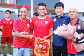 HAGL vs CLB TP.HCM: Hồi hộp chờ tài của HLV Vũ Tiến Thành